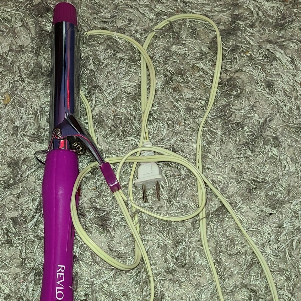 Revlon Curling Iron - Medium sized barrel